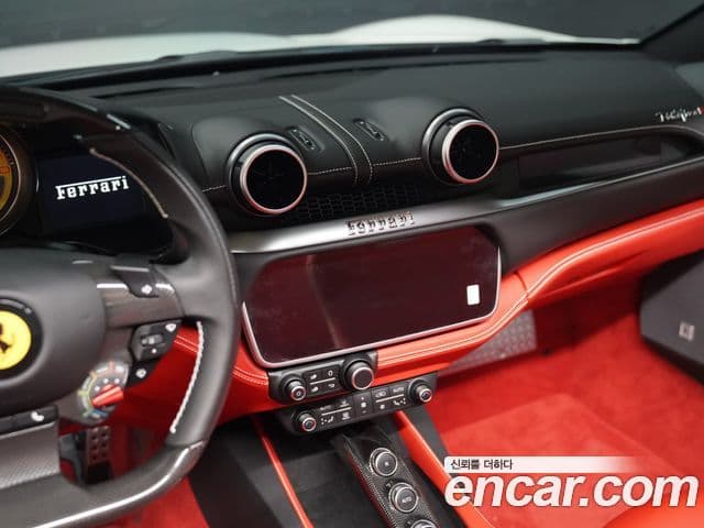 Ferrari 포르토피노 M 3.9 V8, 2022 13