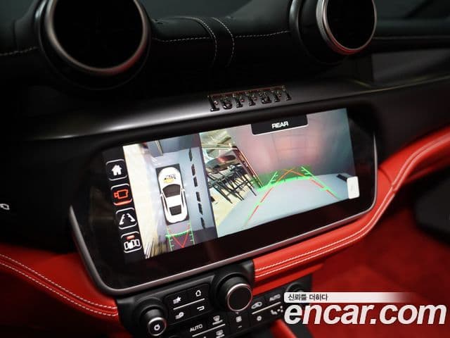 Ferrari 포르토피노 M 3.9 V8, 2022 14