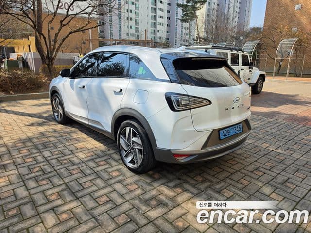 Hyundai NEXO Premium, 2023 7