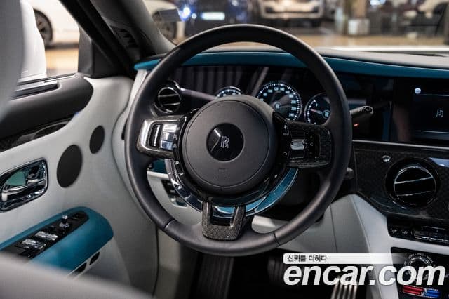 Rolls-Royce 고스트 2세대 6.7 V12 чёрный эмблема, badge, 2022 9