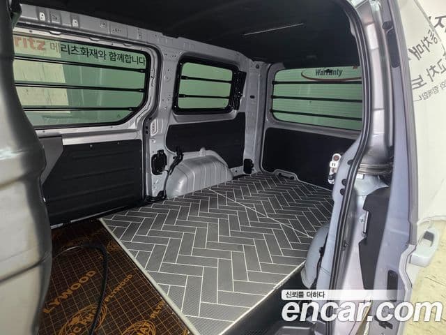 Hyundai Staria Modern, 2025 7