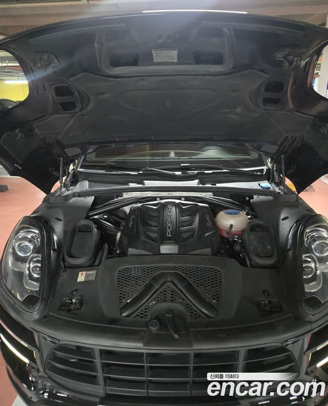 Porsche Macan 95B, 2015 10