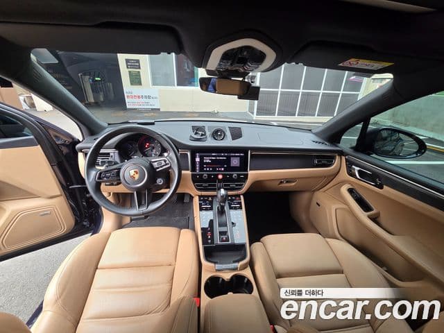 Porsche Macan 95B, 2023 7