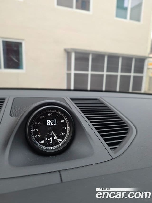 Porsche Macan 95B, 2023 12