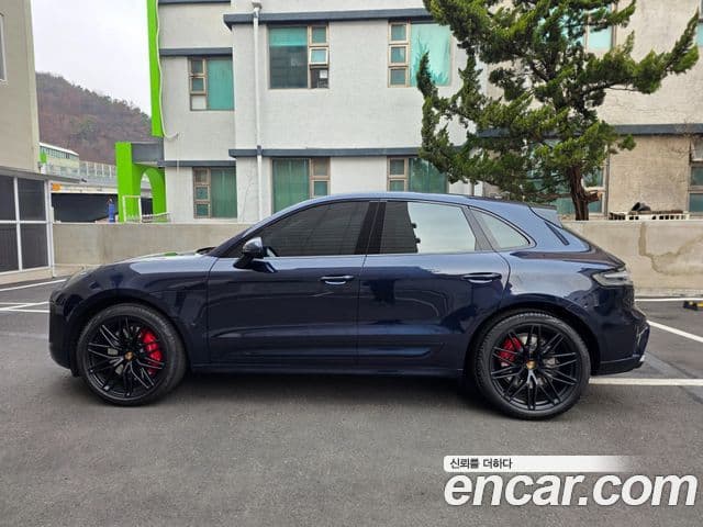 Porsche Macan 95B, 2023 14