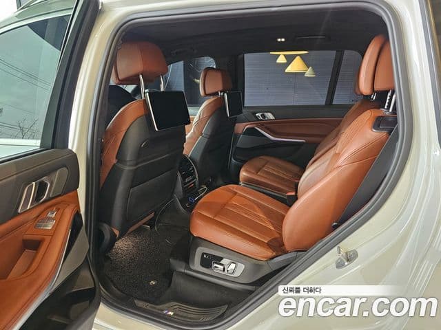 BMW X7 (G07) xDrive 30d M Sport 6인승, 2020 9