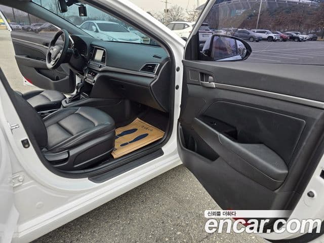 Hyundai Avante AD 1.6 GDI Value Plus, 2018 12