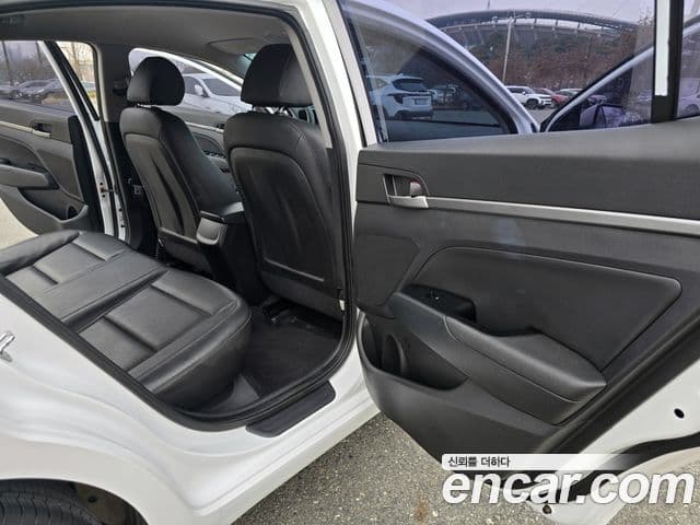 Hyundai Avante AD 1.6 GDI Value Plus, 2018 14