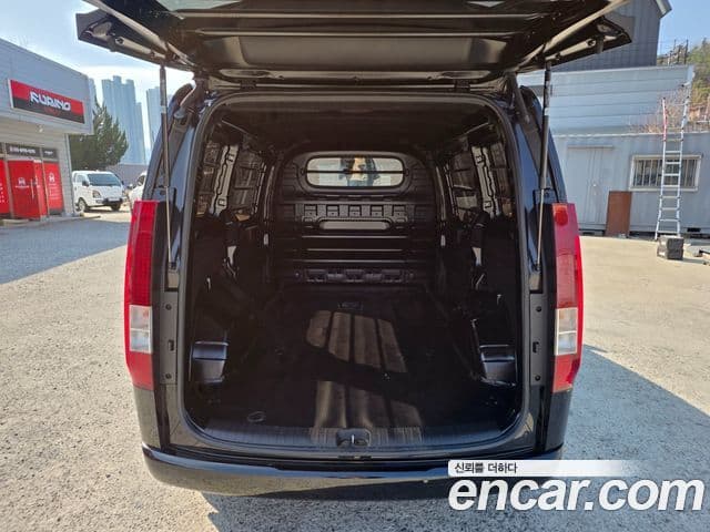 Hyundai Staria Modern, 2025 7