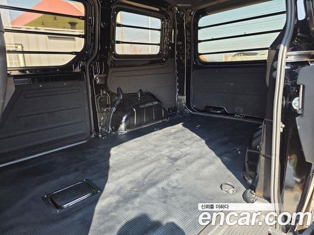 Hyundai Staria Modern, 2025 9