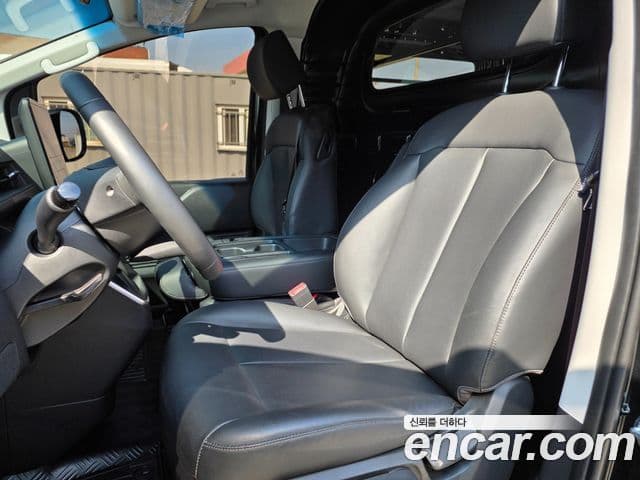 Hyundai Staria Modern, 2025 12