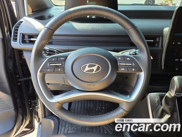 Hyundai Staria Modern, 2025 15