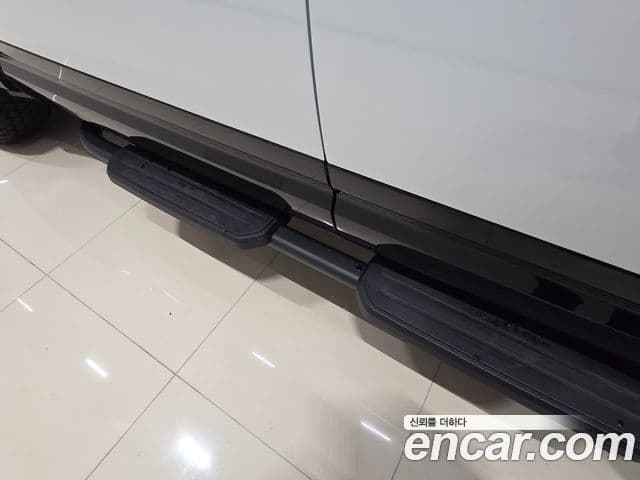 Land Rover Defender (L663) 110 D250 X-Dynamic SE, 2025 6