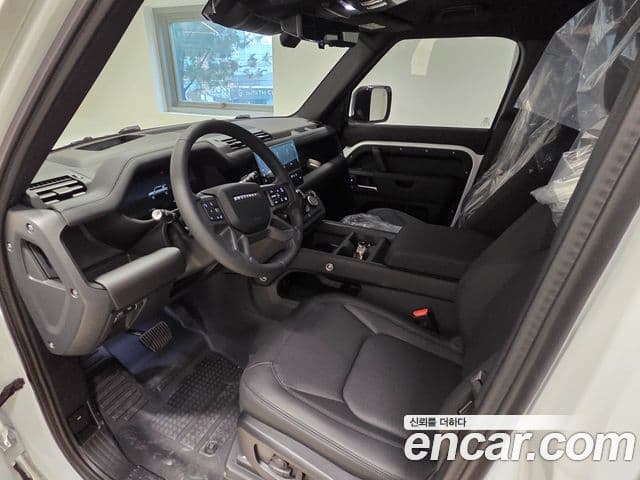 Land Rover Defender (L663) 110 D250 X-Dynamic SE, 2025 7