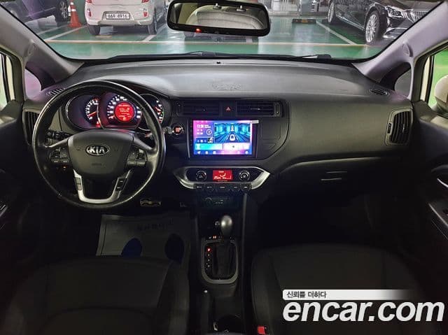 Kia All New Pride Prestige, 2014 8