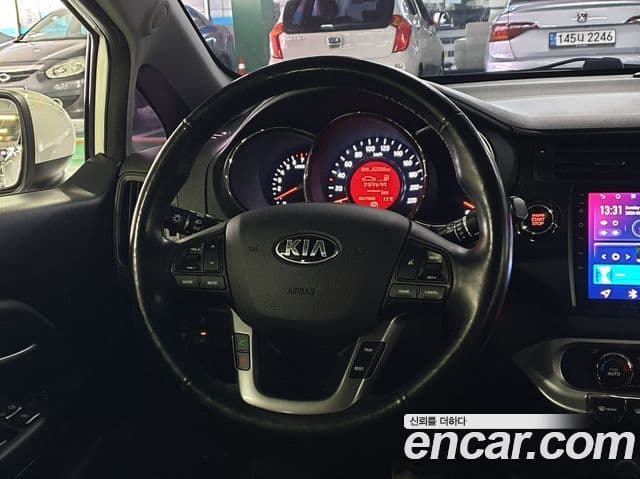 Kia All New Pride Prestige, 2014 13