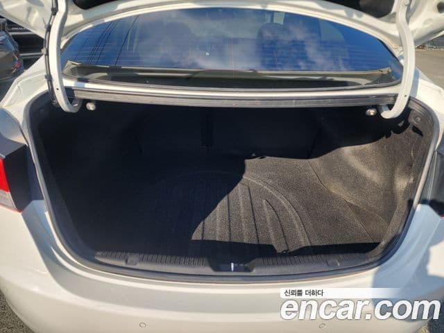 Hyundai Avante MD Luxury, 2011 12