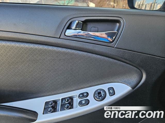 Hyundai Accent(новый кузов / новое поколение) Premium, 2015 16