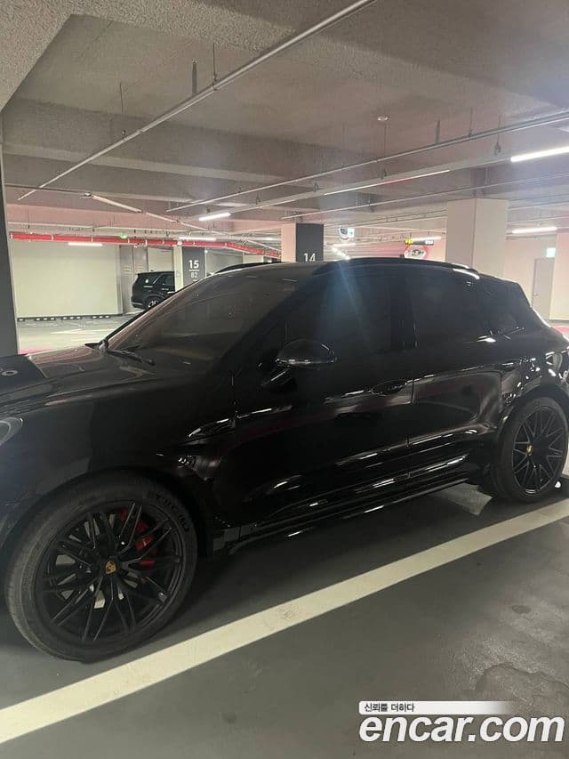 Porsche Macan 95B, 2022 3