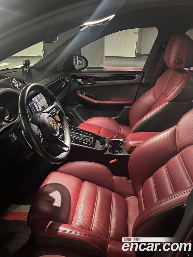 Porsche Macan 95B, 2022 все фото