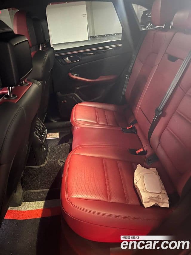 Porsche Macan 95B, 2022 6