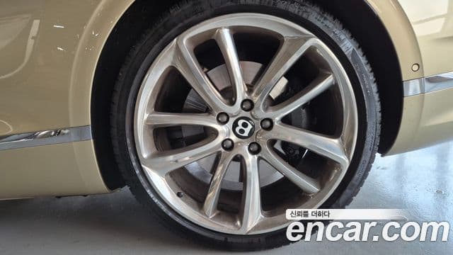 Bentley Continental GT 3세대 4.0 GT Azure, 2023 9