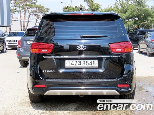 Kia The / новый New Carnival Noblesse, 2019 4