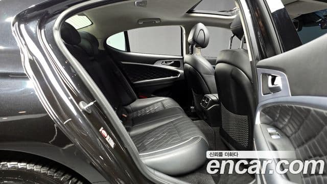 Genesis G70 Elite, 2019 12