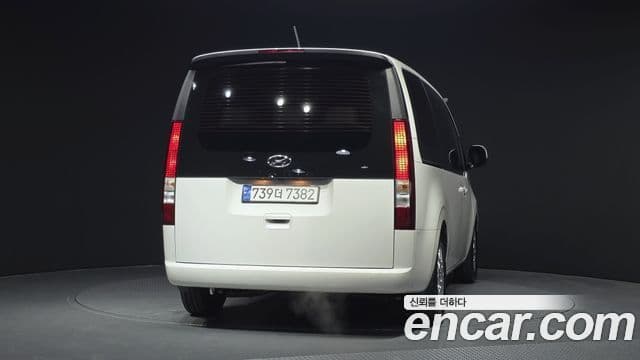 Hyundai Staria Modern, 2023 4