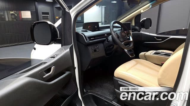Hyundai Staria Modern, 2023 10