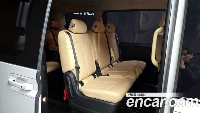 Hyundai Staria Modern, 2023 12