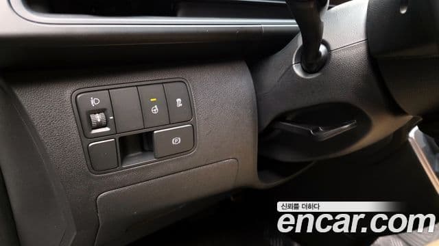 Hyundai Staria Modern, 2023 18