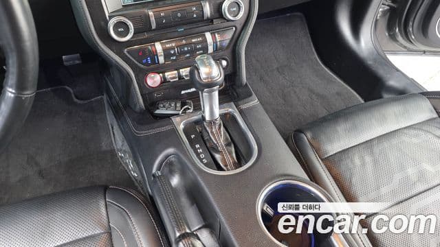 Ford Mustang GT купе, 2018 9