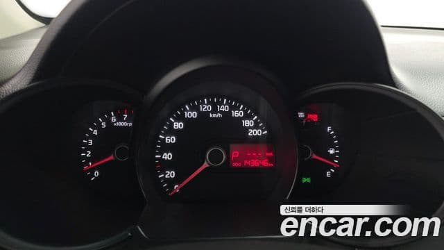 Kia All New Morning Deluxe Trendy, 2015 8