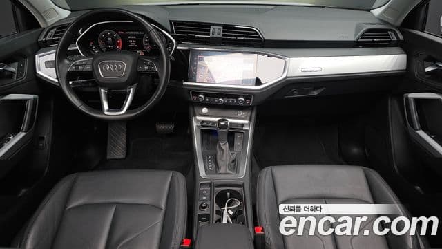 Audi Q3 (F3), 2020 7