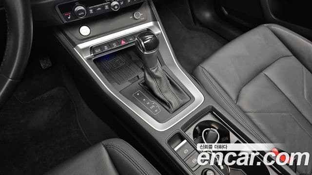 Audi Q3 (F3), 2020 9