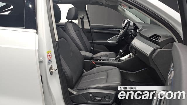 Audi Q3 (F3), 2020 10