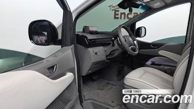 Hyundai Staria Inspiration, 2025 11