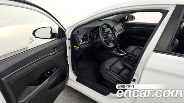 Hyundai Avante AD 1.6 GDI Value Plus, 2018 10