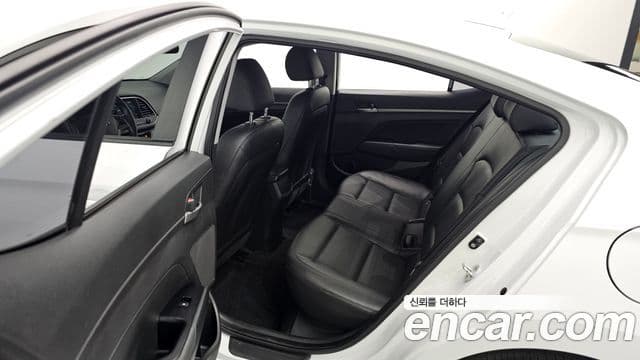 Hyundai Avante AD 1.6 GDI Value Plus, 2018 12