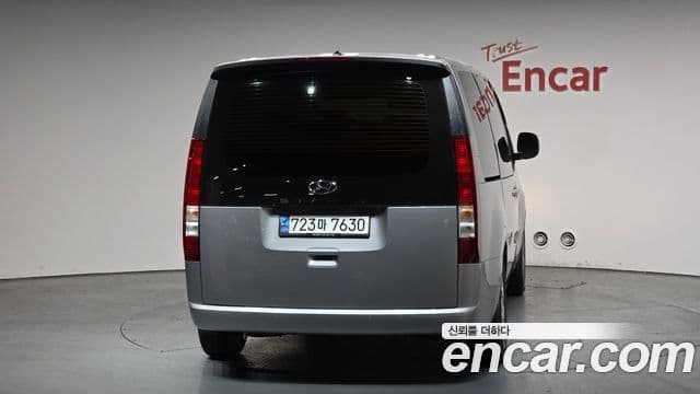 Hyundai Staria Modern, 2023 4