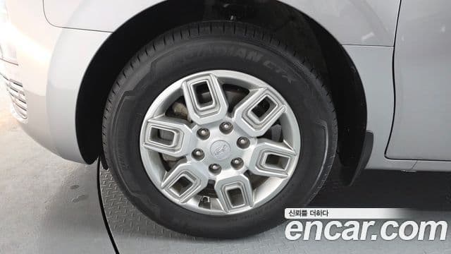 Hyundai Staria Modern, 2023 все фото