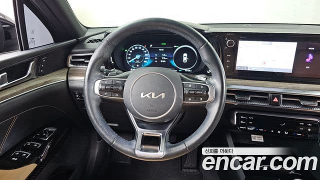 Kia K5 гибрид 3세대 Signature, 2022 13