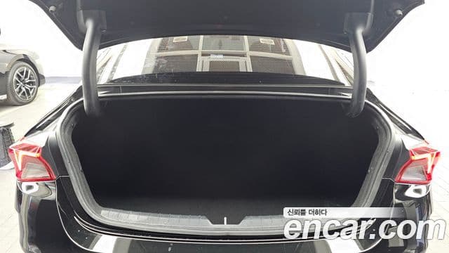 Kia K5 гибрид 3세대 Signature, 2022 20