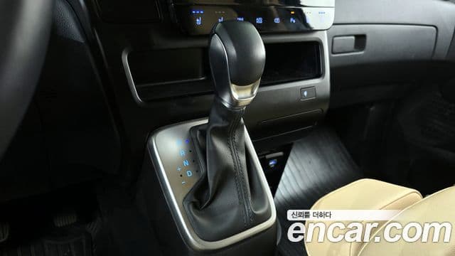 Hyundai Staria Modern, 2025 9