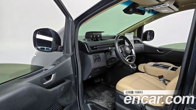 Hyundai Staria Modern, 2025 11