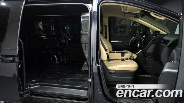 Hyundai Staria Modern, 2025 19