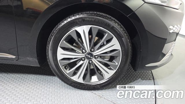 Kia K8 гибрид Signature, 2023 все фото