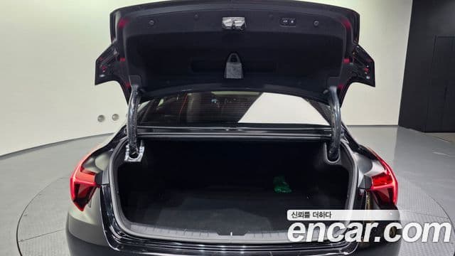 Kia K8 гибрид Signature, 2023 20