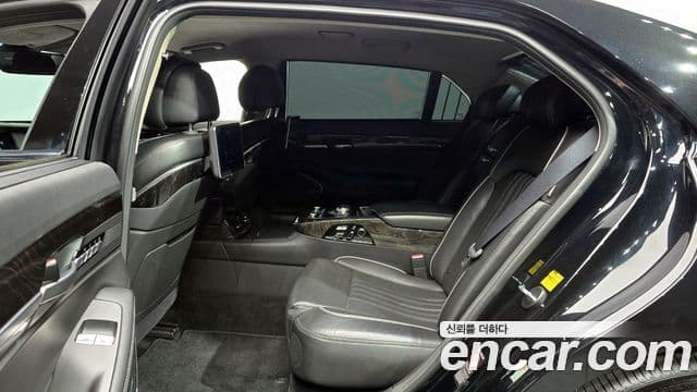 Genesis EQ900 Prestige, 2017 12